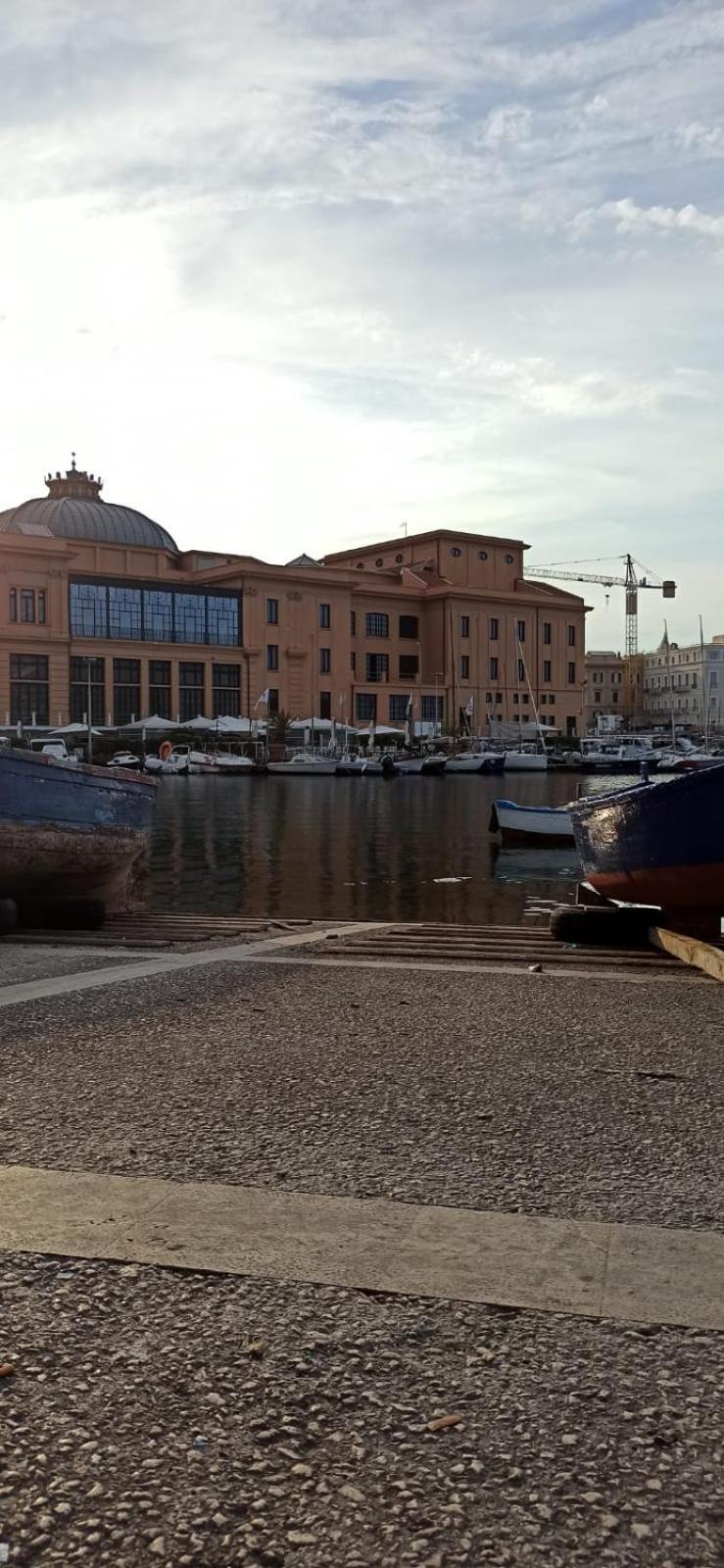 Dimora Falcone Hotell Bari Eksteriør bilde